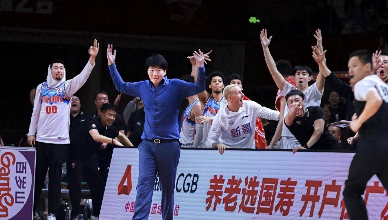 新疆男篮连胜突围，雄心勃发