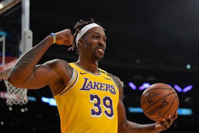 NBA巨星挥洒汗水拼搏，向胜利冲刺！